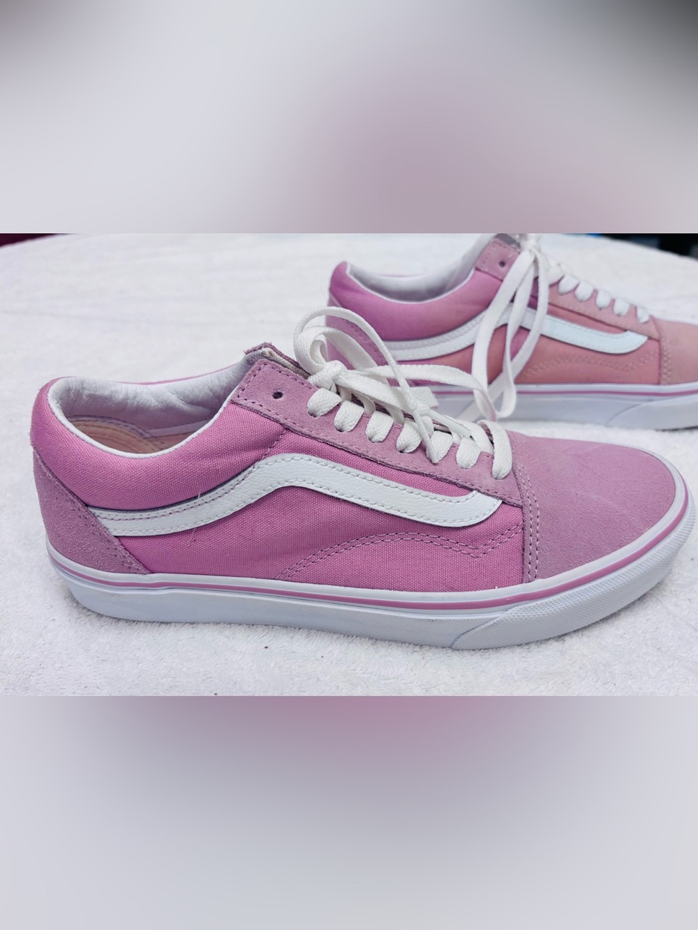 Brand New Sneakers by Vans - women’s size 8 / men’s 6.5 / UK 5.5  - box 16